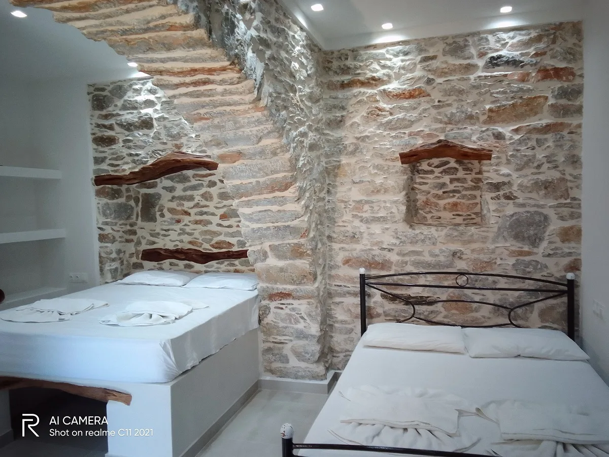 Politimis studios traditional room with two beds